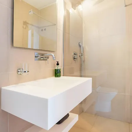 Appartement Cosy Retreat With Private Hot Tub Cascais
