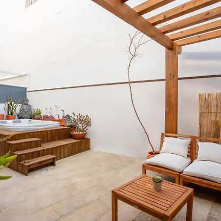 Cosy Retreat With Private Hot Tub Appartement Cascais