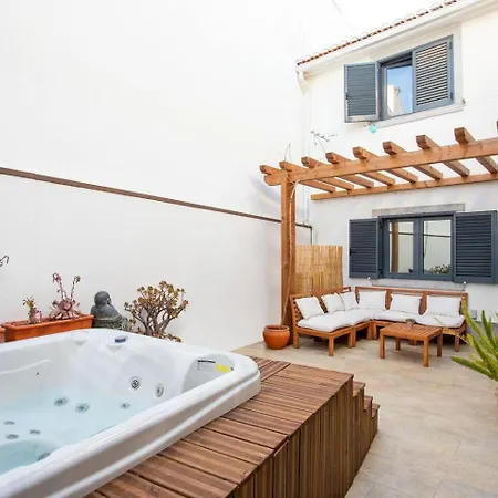 Cosy Retreat With Private Hot Tub * Cascais