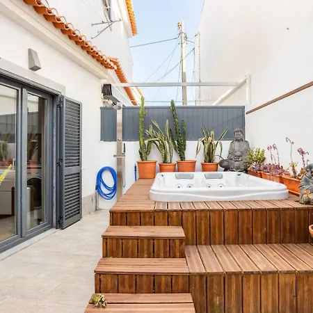 Cosy Retreat With Private Hot Tub *