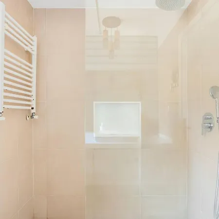 Cosy Retreat With Private Hot Tub * Cascais