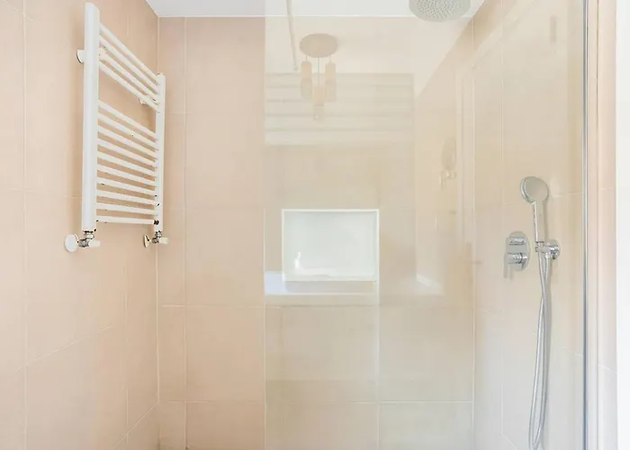 Cosy Retreat With Private Hot Tub * Cascais